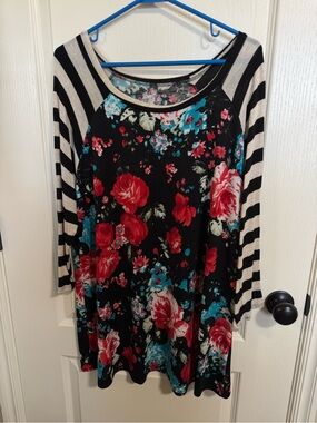 Paisley Grace Mixed Pattern Floral & Striped Raglan Tunic Top - Size Large